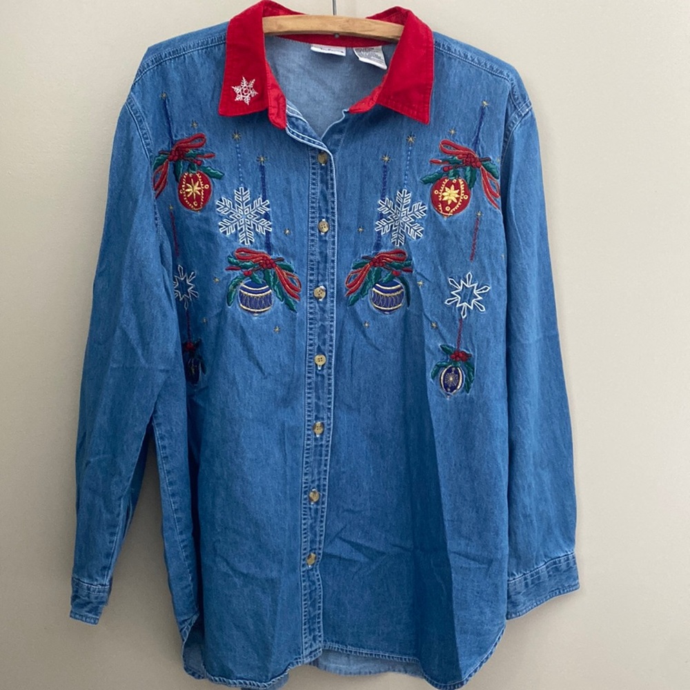 Bobbie Brooks Christmas chambray button-down top